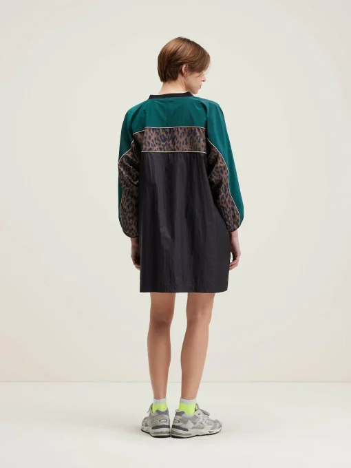 Robe T-shirt Hike